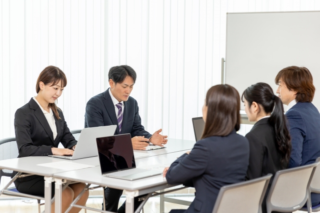 企業の打ち合わせ風景